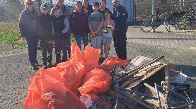 Aktion Sauberes Dreieich
Das Team des OWK mit seiner Beute