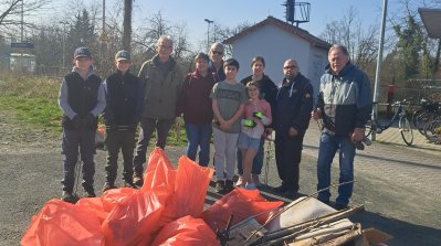 Aktion Sauberes Dreieich
Das Team des OWK mit seiner Beute